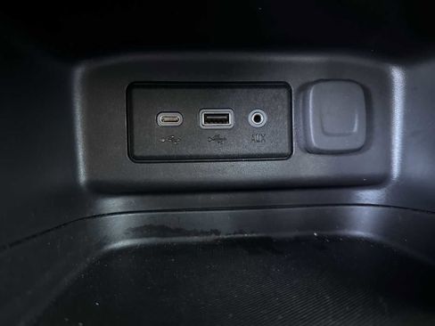 Used 2023 Chevrolet Equinox LT image 31