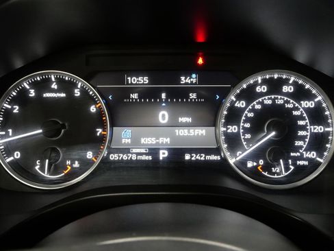 Used 2023 Mitsubishi Outlander SE image 13