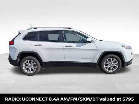 Used 2015 Jeep Cherokee Latitude w/ Cold Weather Group FWD image 5
