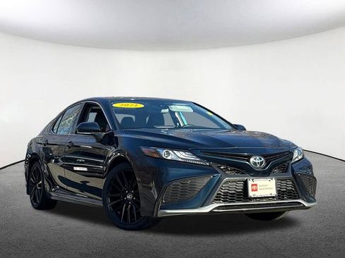 Certified 2021 Toyota Camry XSE w/ Blackout Package (TMS) image 2