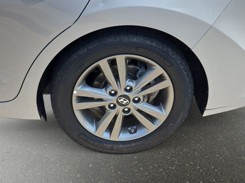 Used 2018 Hyundai Elantra SEL FWD image 32