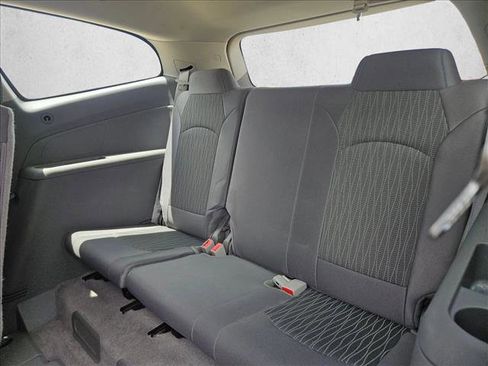 Used 2016 Chevrolet Traverse LS FWD image 10