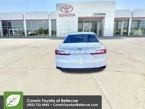 Used 2025 Toyota Camry SE image 10