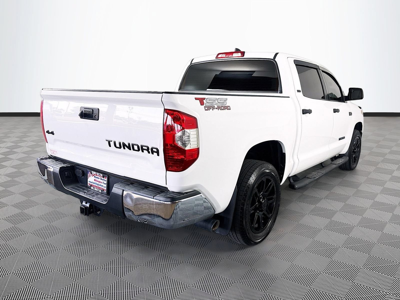 Used 2020 Toyota Tundra SR5 w/ SR5 Leather Package AWD/4WD image 7