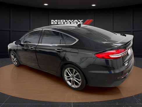 Used 2020 Ford Fusion Titanium FWD image 3