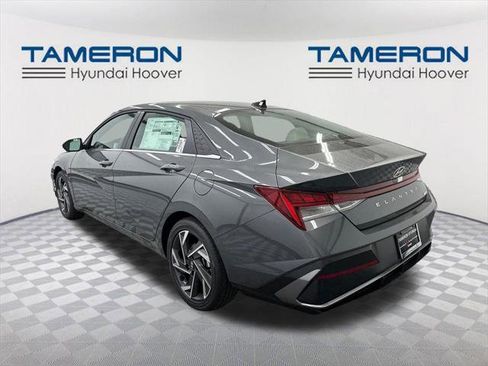 New 2025 Hyundai Elantra Limited image 3