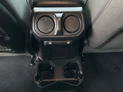 Used 2022 Jeep Gladiator Sport image 30