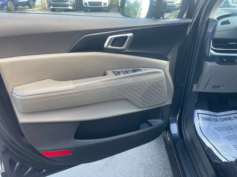 Used 2026 Kia Carnival FWD image 10