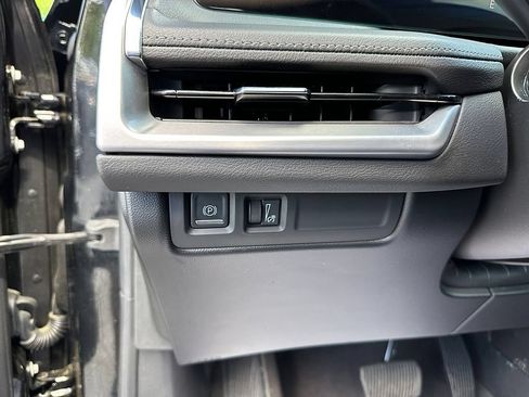 Used 2024 Cadillac XT4 Premium Luxury FWD image 22