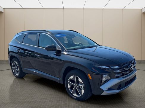 Certified 2026 Hyundai Tucson SEL Plus FWD image 2
