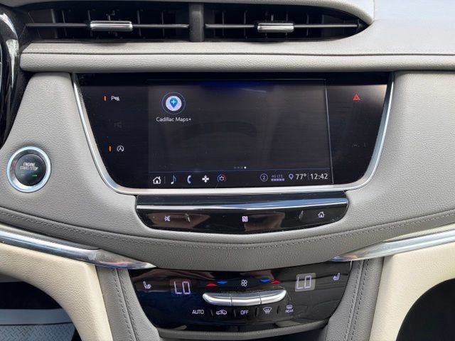 Used 2020 Cadillac XT5 Premium Luxury w/ LPO, Floor Liner Package AWD/4WD image 25
