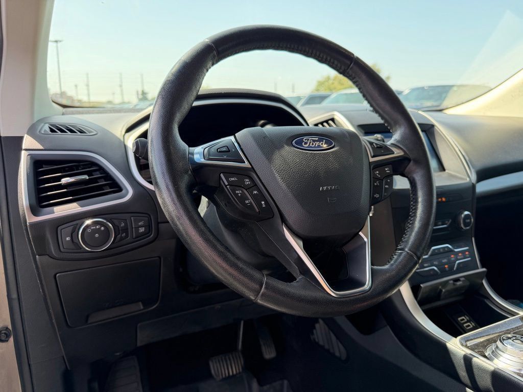 Used 2019 Ford Edge SEL w/ Equipment Group 201A AWD/4WD image 13