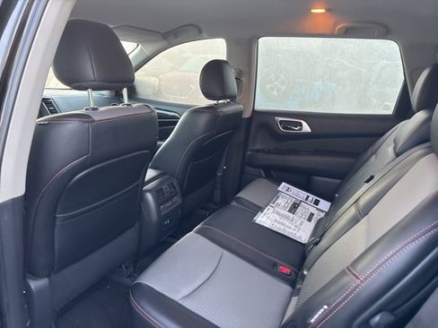 Used 2020 Nissan Pathfinder SV w/ Rock Creek Edition image 4