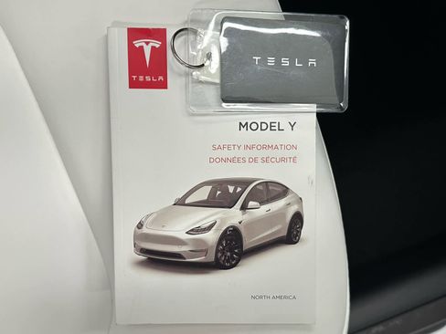 Used 2023 Tesla Model Y Long Range image 39