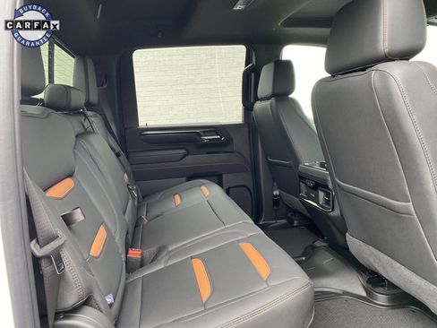 Used 2025 GMC Sierra 2500 AT4 image 12