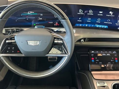 New 2026 Cadillac Vistiq Luxury image 14