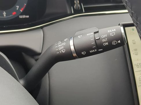 Certified 2025 Land Rover Range Rover Evoque Dynamic SE image 28