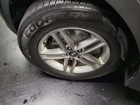 Used 2018 Hyundai Santa Fe Sport FWD image 14