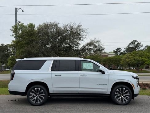 New 2026 Chevrolet Suburban High Country RWD image 5