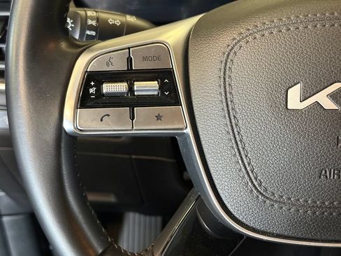Used 2024 Kia Telluride LX AWD/4WD image 11