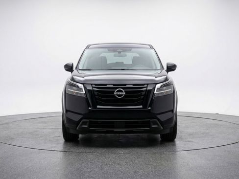 Used 2025 Nissan Pathfinder SV FWD image 2