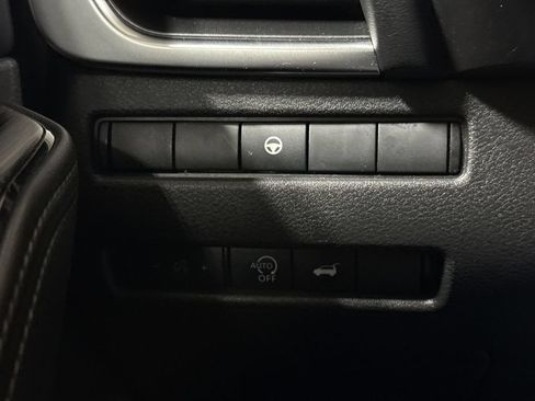 Used 2024 Nissan Rogue SV FWD image 18