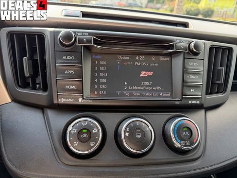 Used 2016 Toyota RAV4 LE AWD/4WD image 29