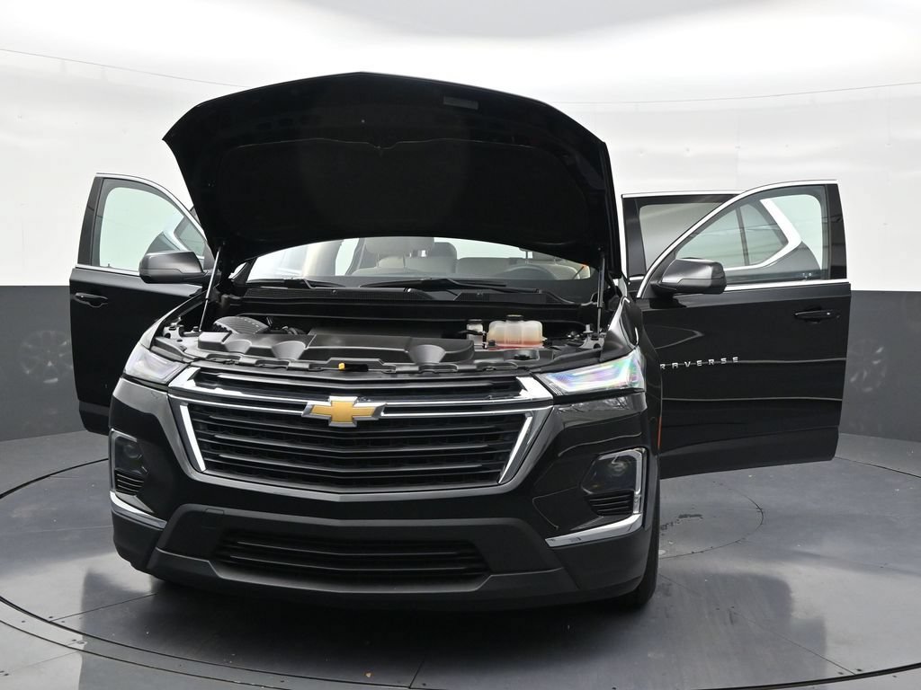 Used 2023 Chevrolet Traverse LS FWD image 34