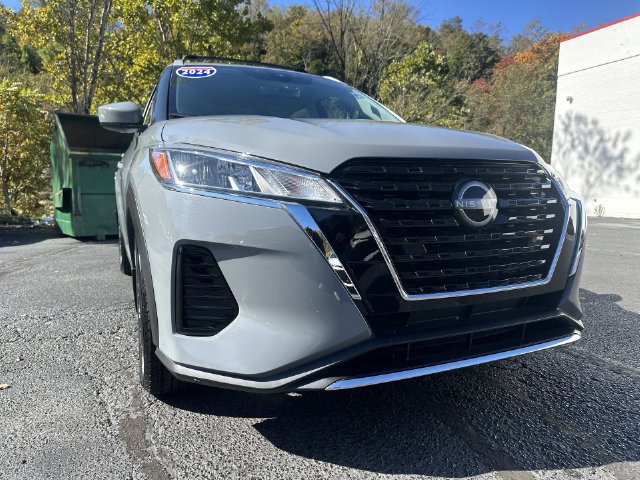 Used 2024 Nissan Kicks SV w/ Interior Electronics Package FWD image 18