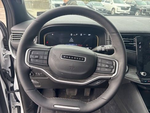 Used 2024 Jeep Wagoneer L Series III w/ Premium Group I image 7