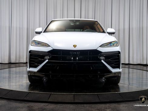 Used 2025 Lamborghini Urus SE image 2