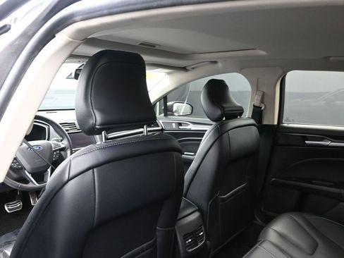 Used 2018 Ford Fusion Energi Titanium image 23