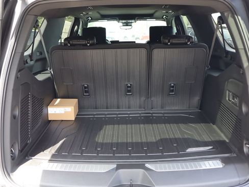 New 2026 GMC Yukon XL Denali w/ Denali Reserve Package AWD/4WD image 10