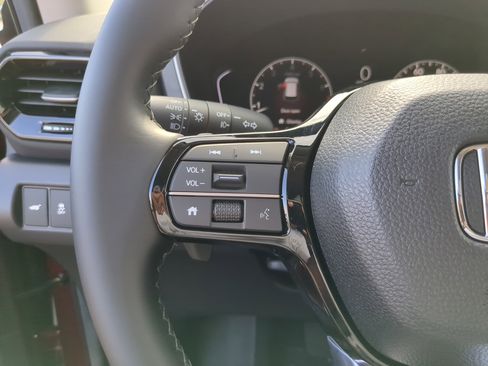 New 2025 Honda Pilot Touring image 31