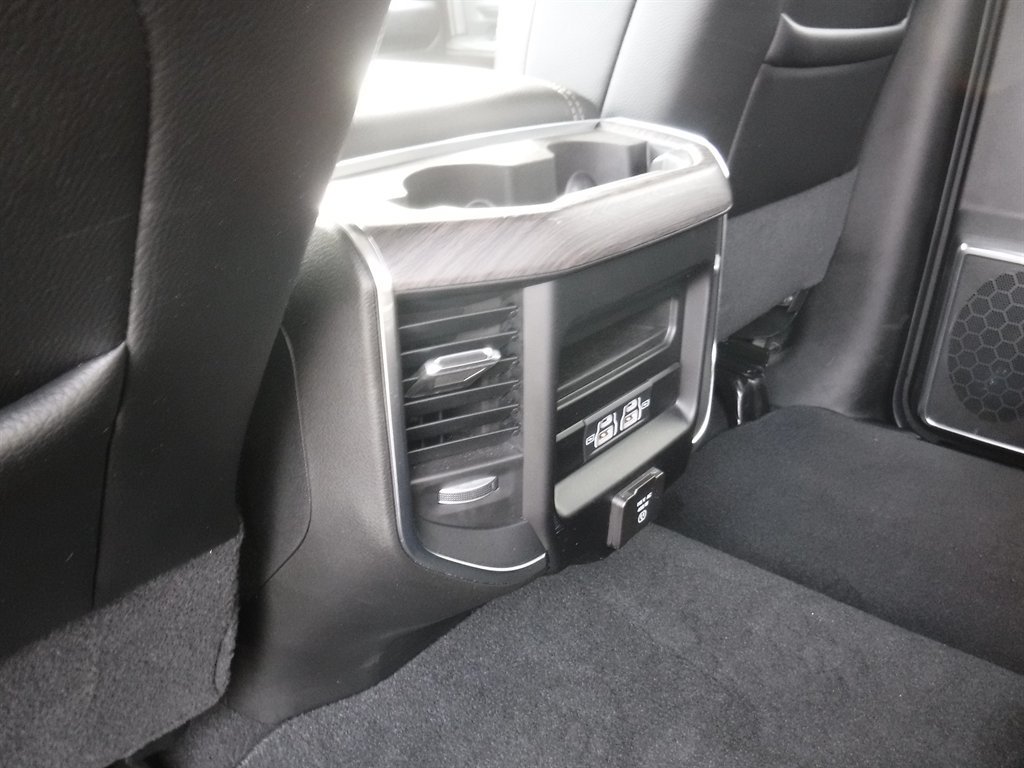 Used 2026 RAM 2500 Laramie AWD/4WD image 10