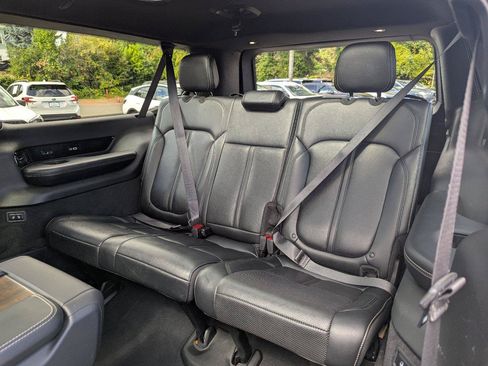 Used 2024 Jeep Grand Wagoneer L 4WD image 40
