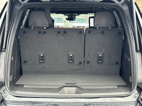 Used 2023 GMC Yukon Denali Ultimate image 16