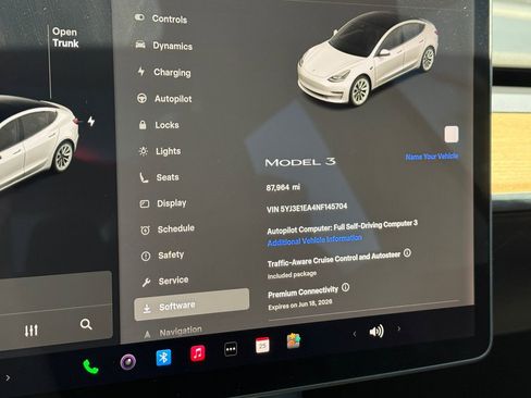 Used 2022 Tesla Model 3 Standard Range RWD image 13