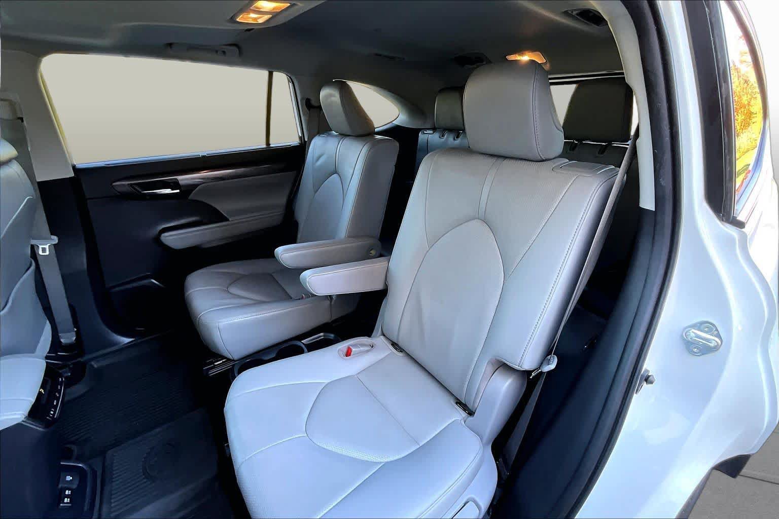 Used 2020 Toyota Highlander Limited AWD/4WD image 21