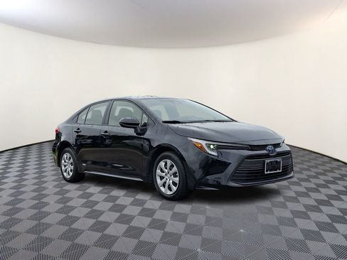 Certified 2024 Toyota Corolla LE AWD/4WD image 4