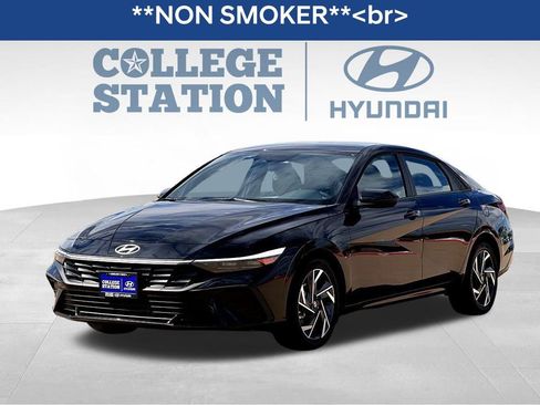 Used 2025 Hyundai Elantra Sport image 6