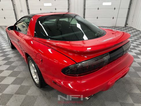 Used 1994 Pontiac Firebird Formula RWD image 10