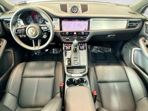 Certified 2026 Porsche Macan AWD/4WD image 20