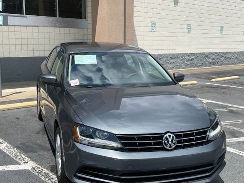 Used 2018 Volkswagen Jetta S image 1