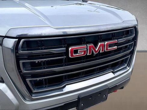Used 2024 GMC Yukon AT4 w/ AT4 Premium Package AWD/4WD image 27