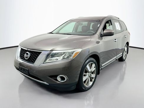 Used 2016 Nissan Pathfinder Platinum AWD/4WD image 4