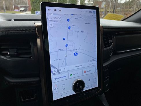 Used 2023 Ford F150 Lightning Lariat image 48