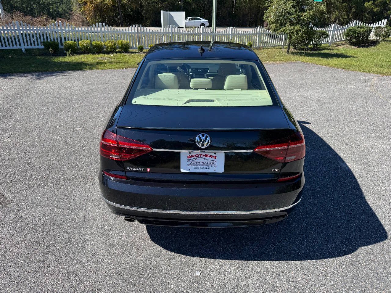 Used 2019 Volkswagen Passat 2.0T SE R-Line FWD image 5