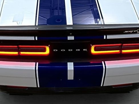 Used 2019 Dodge Challenger SRT Hellcat image 11