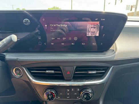 Used 2024 Buick Encore GX Preferred AWD/4WD image 19